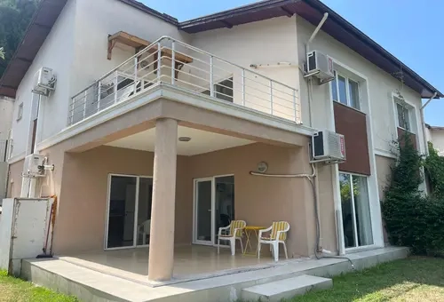 Türkiye'nin Sakarya iline bağlı Sapanca'da satılık göl manzaralı villa | SH207