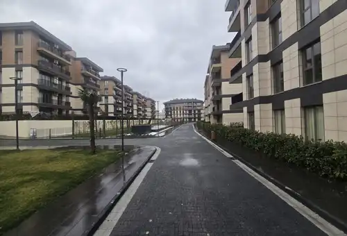 شقة للبيع في باشاك شهير ضمن مجمع لوكسيرا | SH255