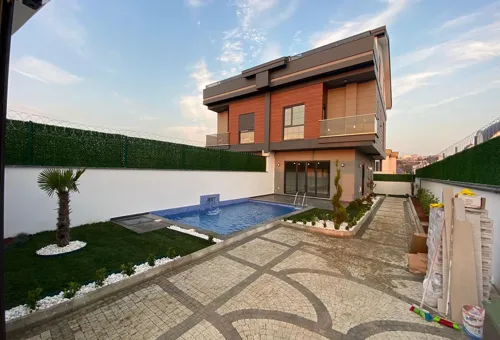 Продается пятикомнатная независимая вилла в Бейликдузу Курбинар | SH117