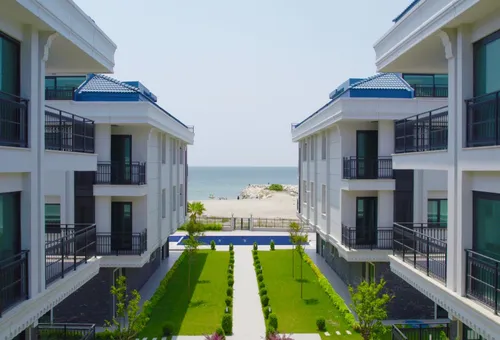 شقة للبيع في بيوك جكمجة ضمن مشروع على البحر مباشرة | SH270